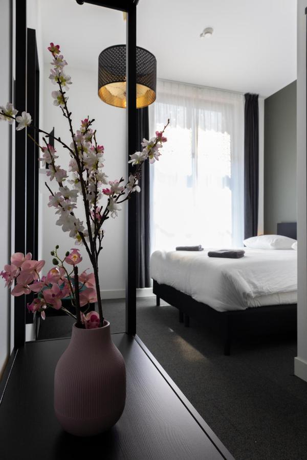 Hotel En Stadscafe De Dam L Hotel Monnickendam Eksteriør bilde